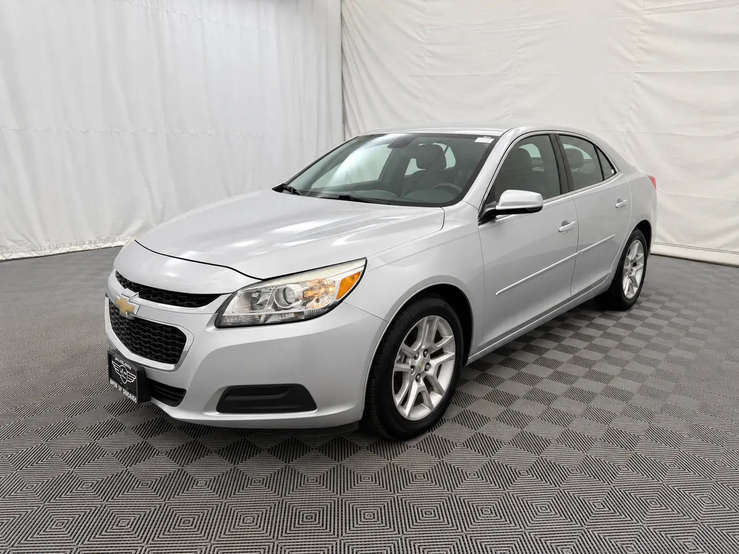 Chevrolet Malibu photo 2