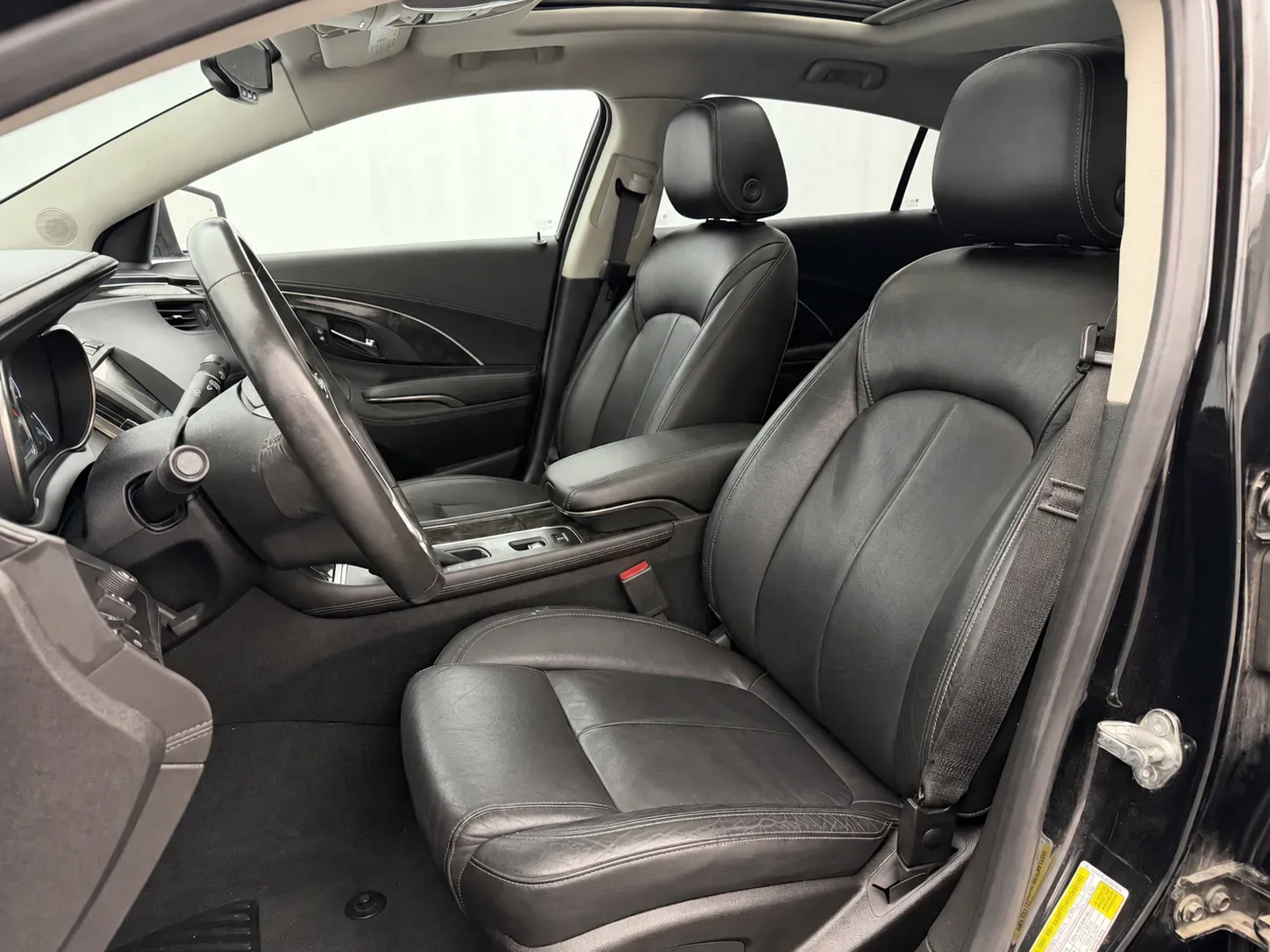 Buick LaCrosse photo 9