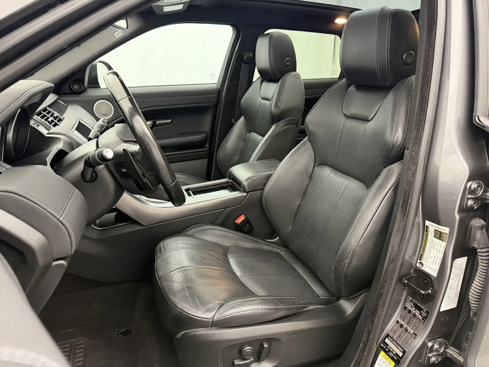 Land Rover Range Rover Evoque photo 9