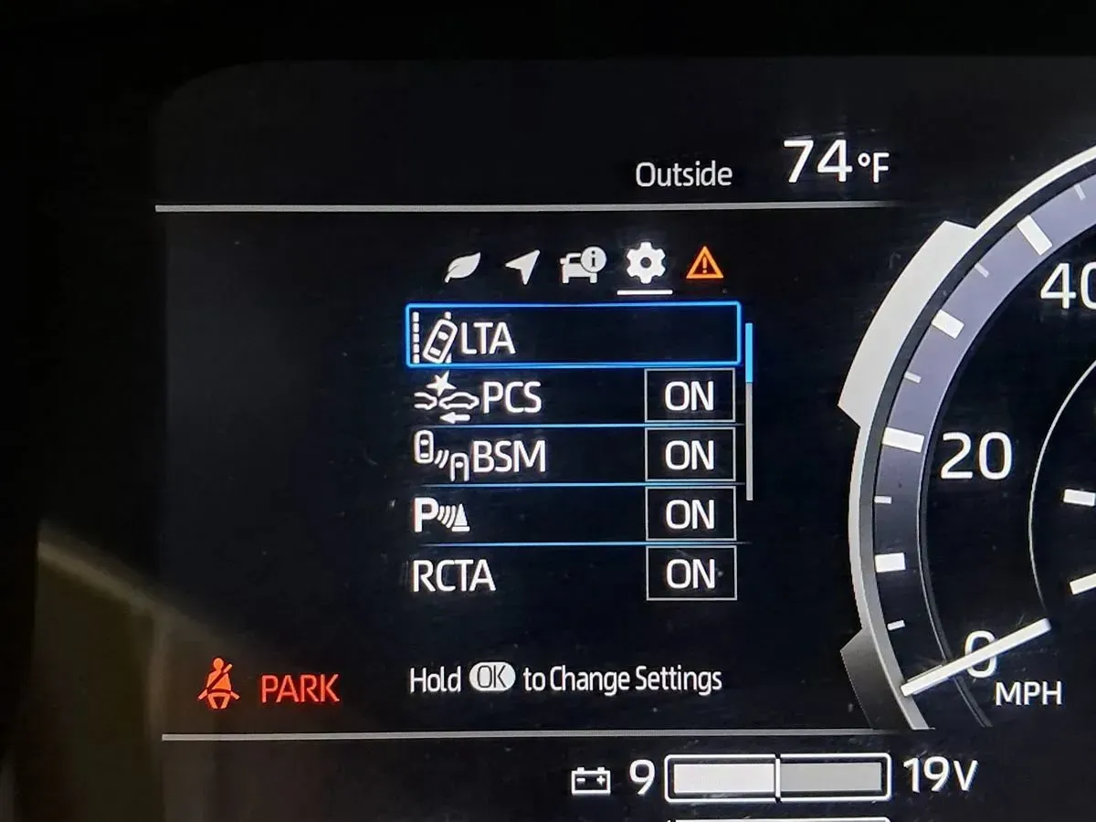 Toyota Tundra photo 23