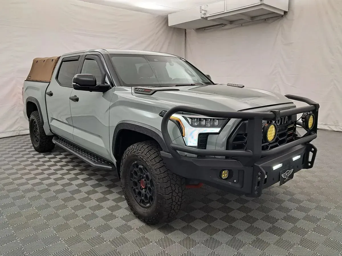 Toyota Tundra photo 8