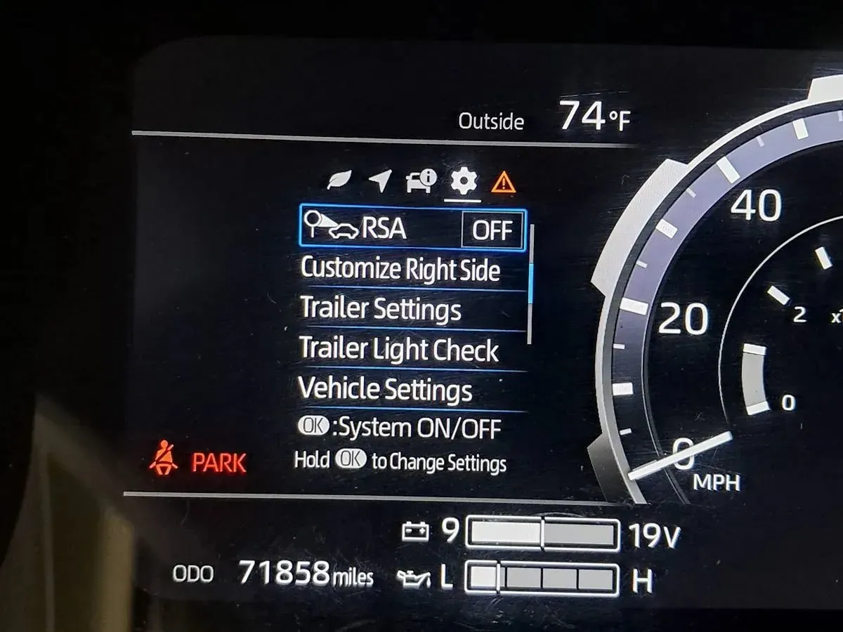 Toyota Tundra photo 25