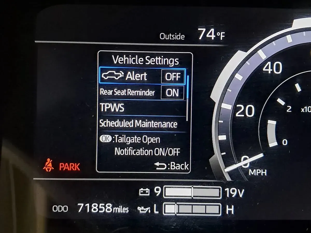 Toyota Tundra photo 24