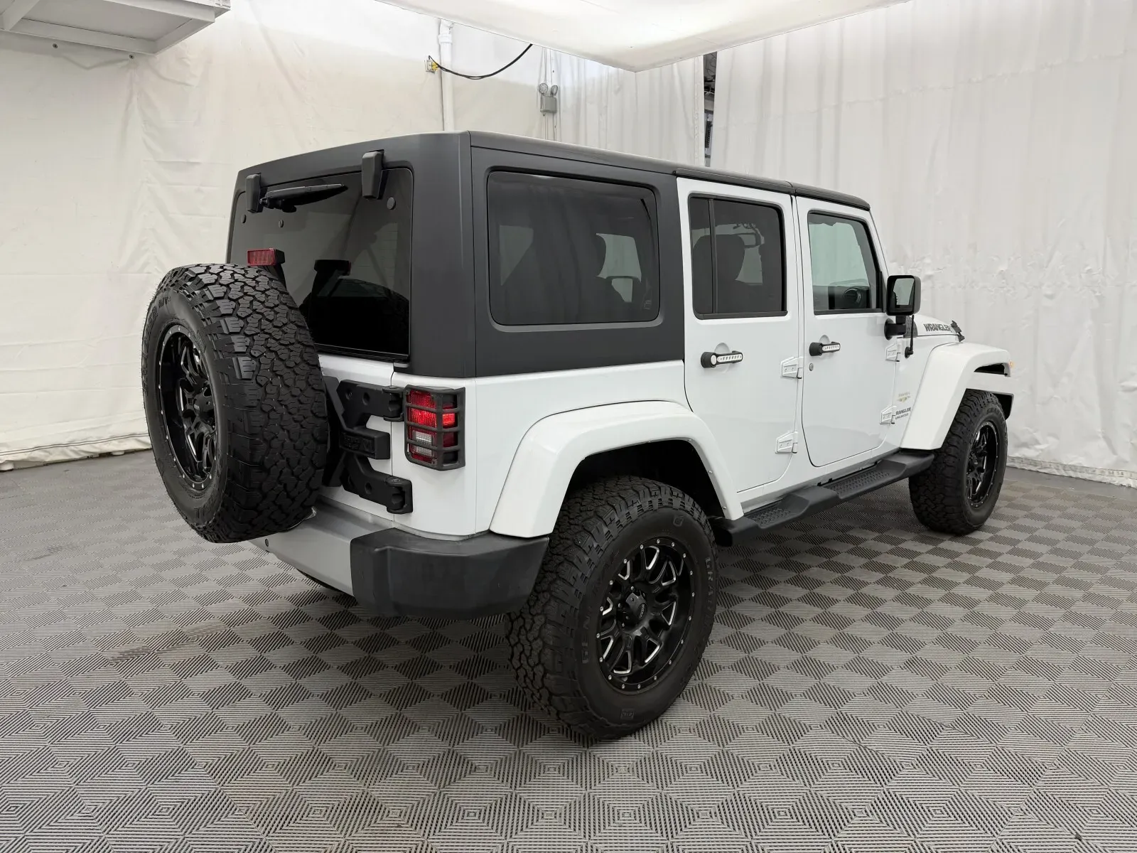 Jeep Wrangler photo 5