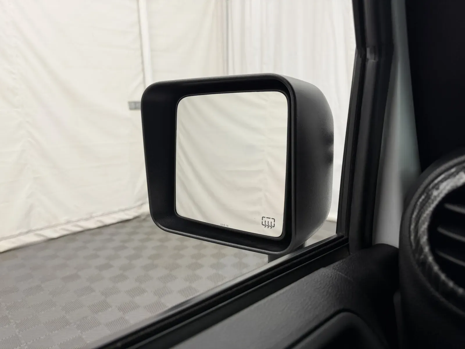 Jeep Wrangler photo 14