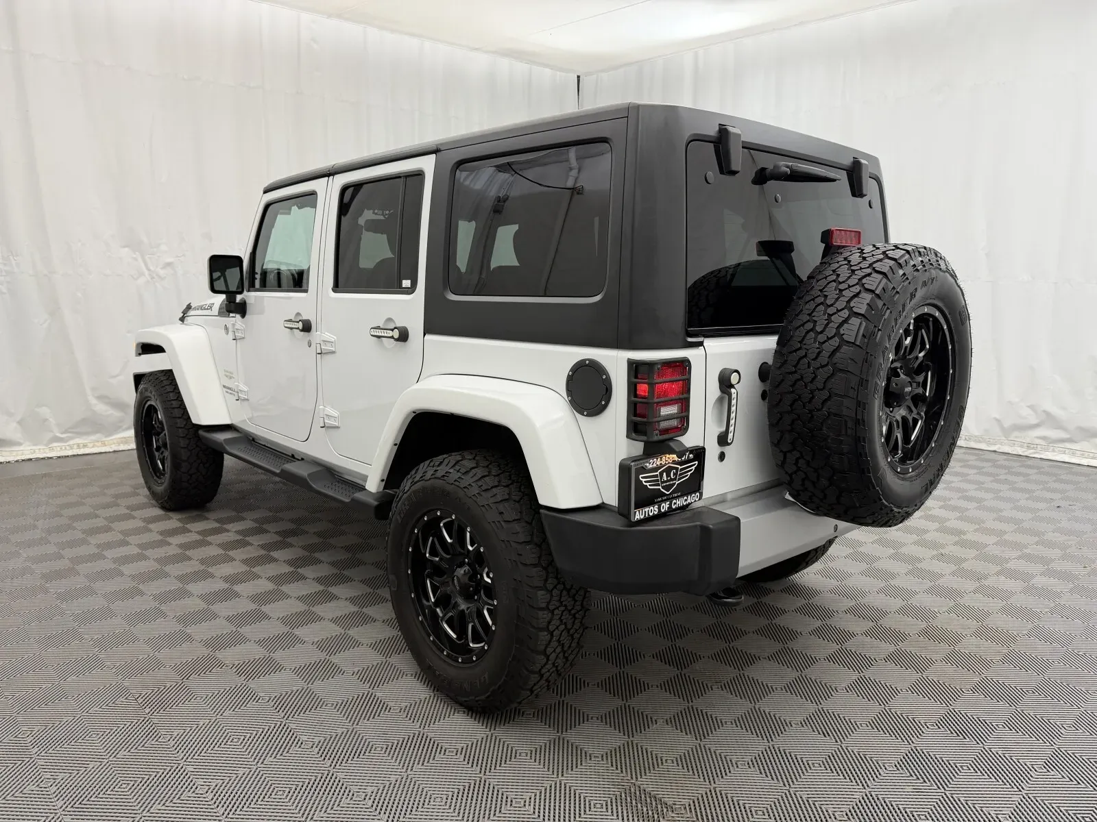 Jeep Wrangler photo 8