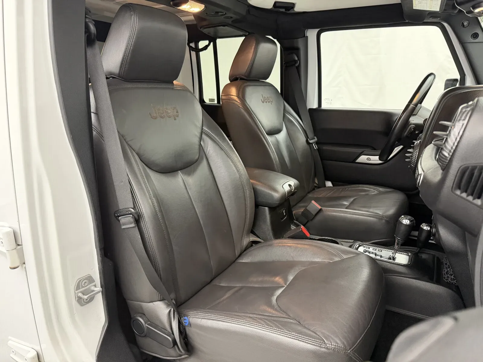 Jeep Wrangler photo 26
