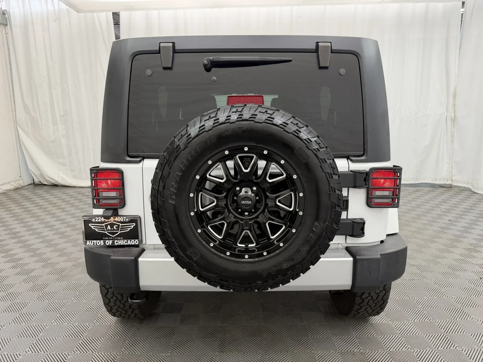 Jeep Wrangler photo 6