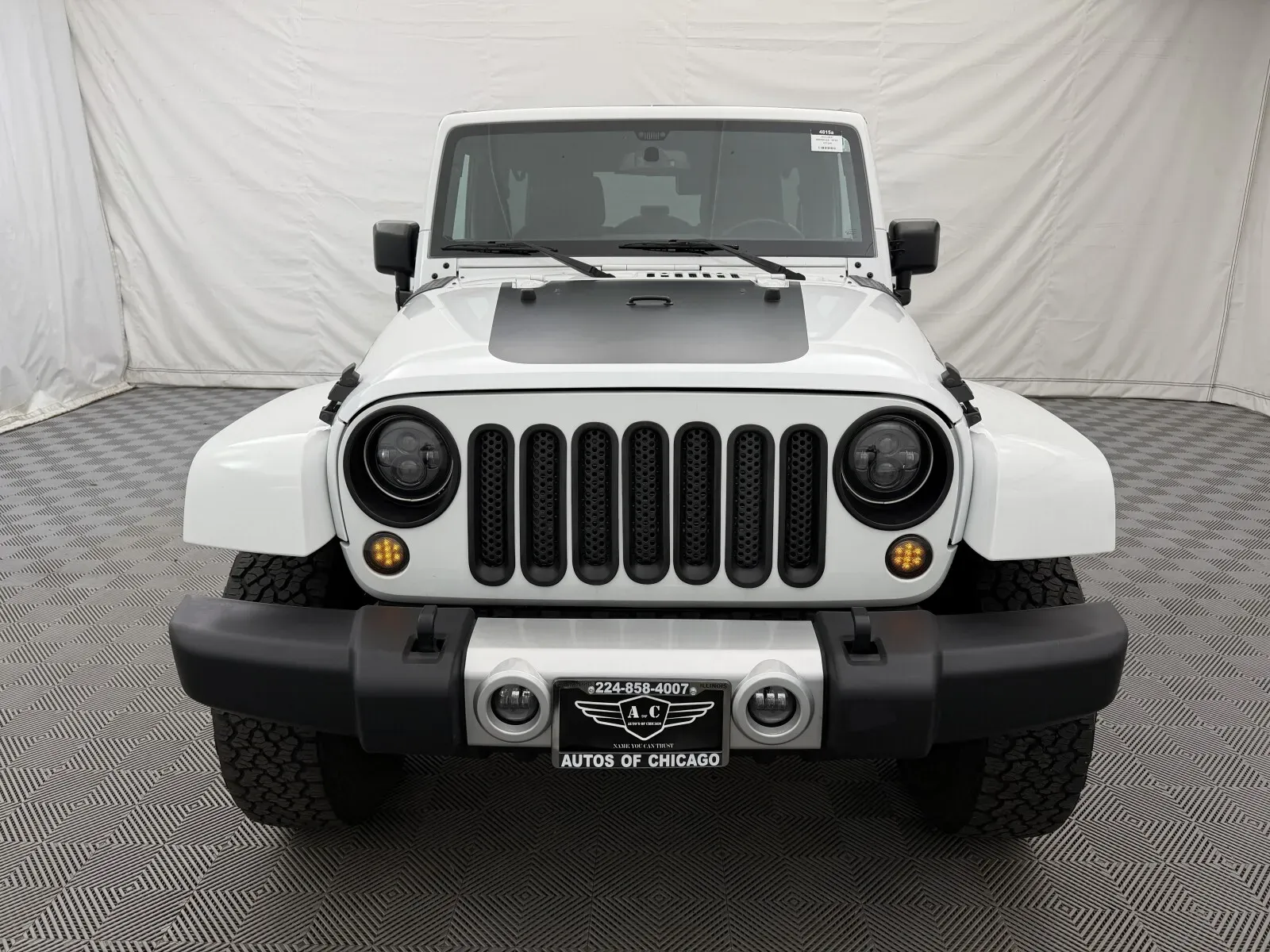 Jeep Wrangler photo 3