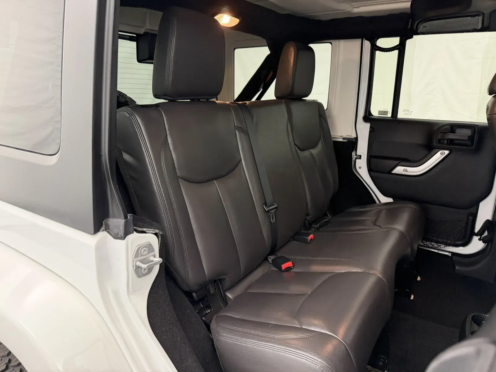 Jeep Wrangler photo 25
