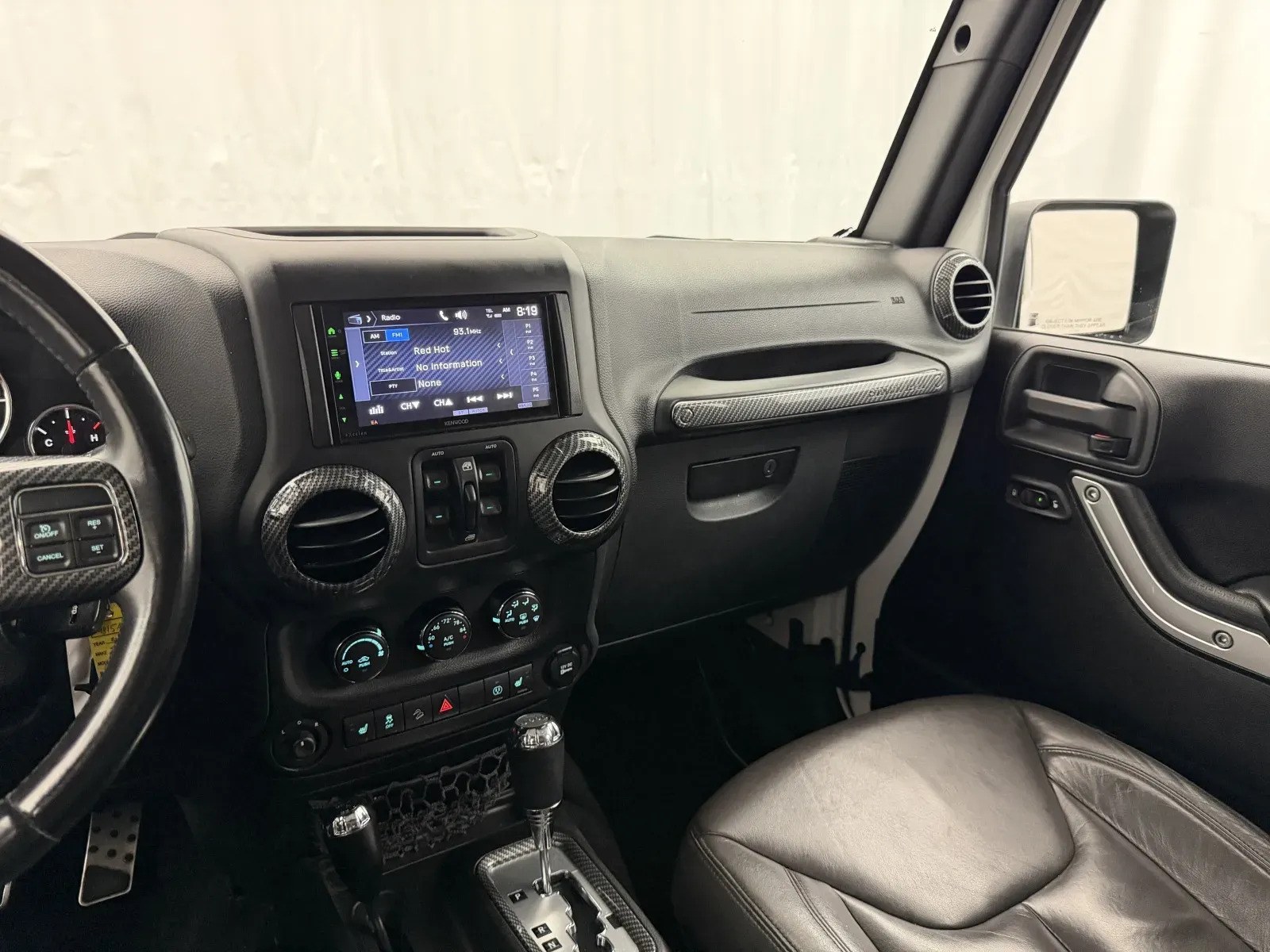 Jeep Wrangler photo 18