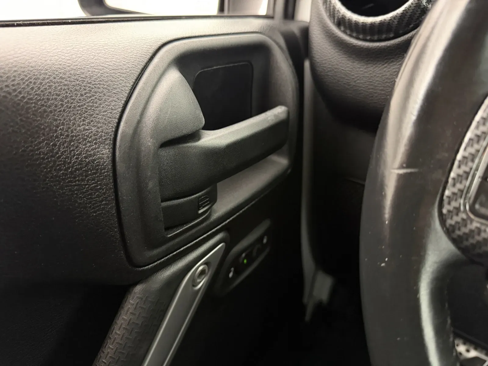Jeep Wrangler photo 16