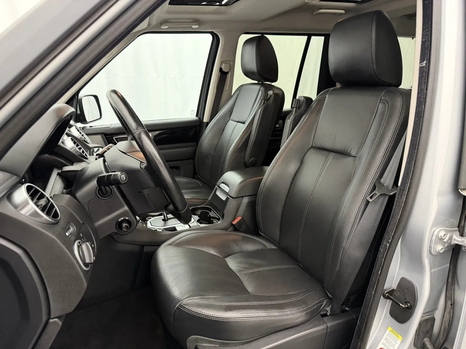 Land Rover LR4 photo 9
