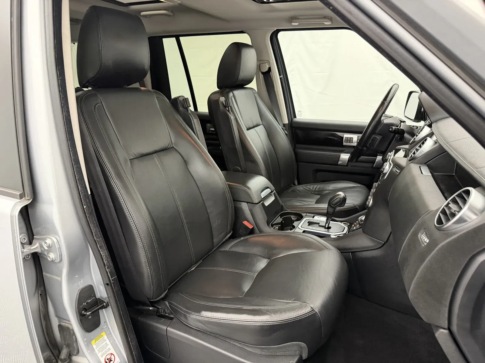 Land Rover LR4 photo 36