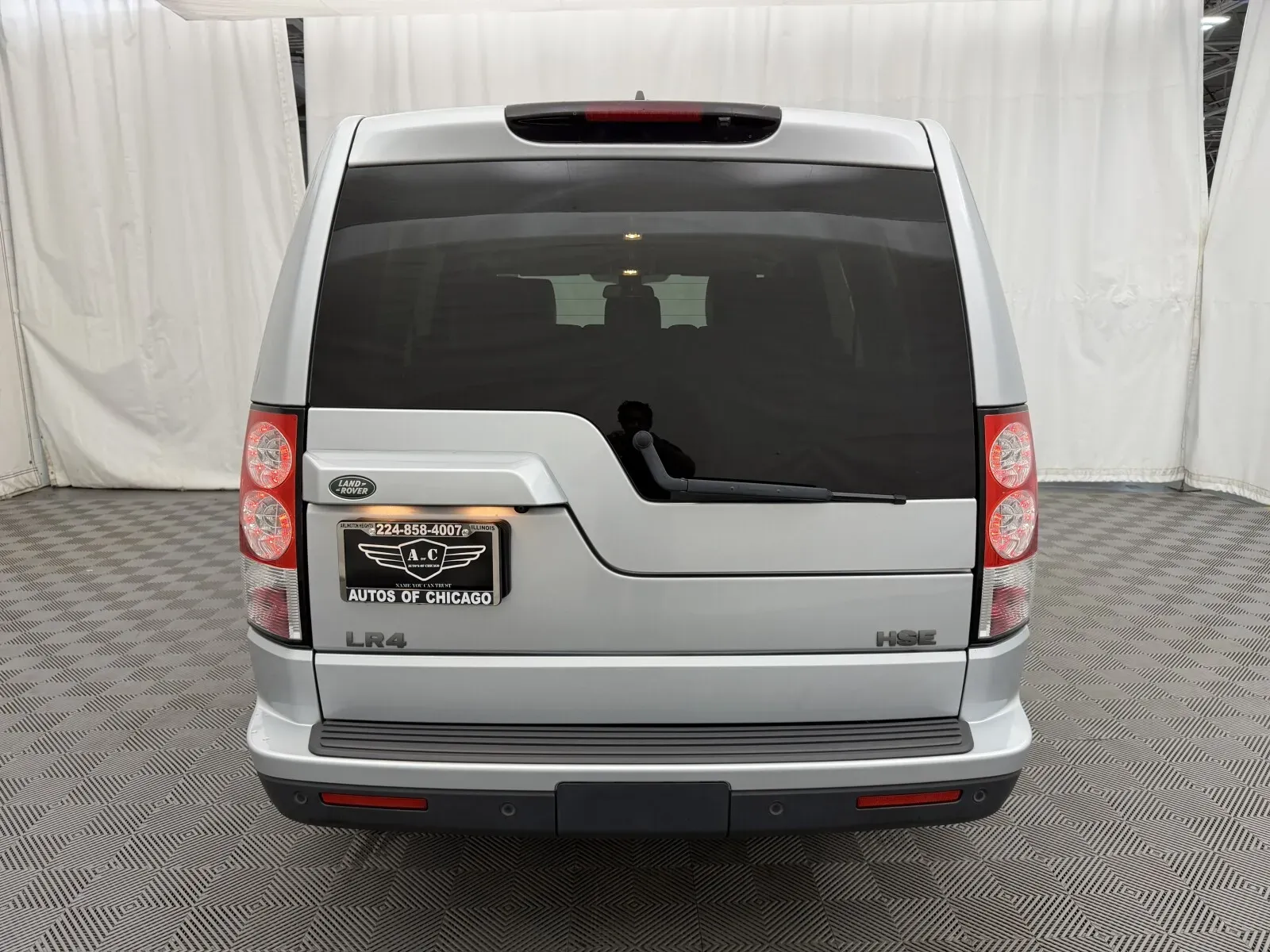 Land Rover LR4 photo 6