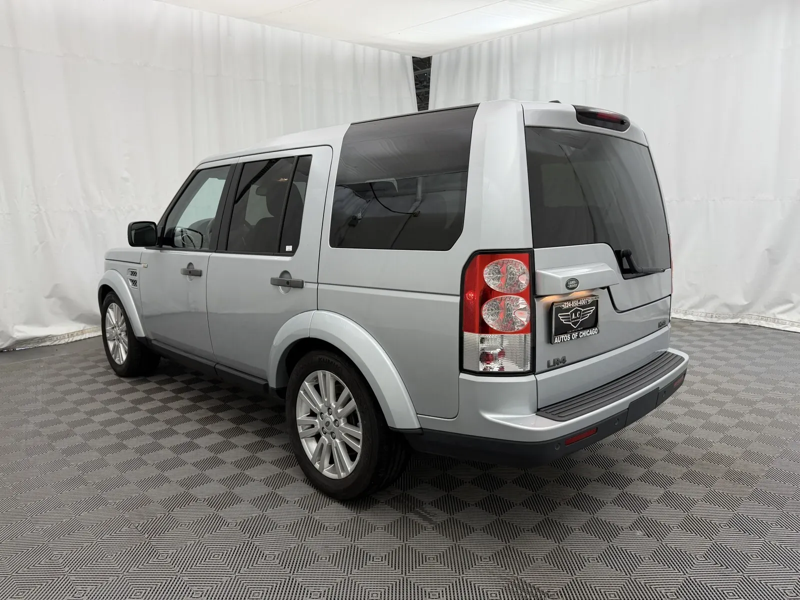 Land Rover LR4 photo 7