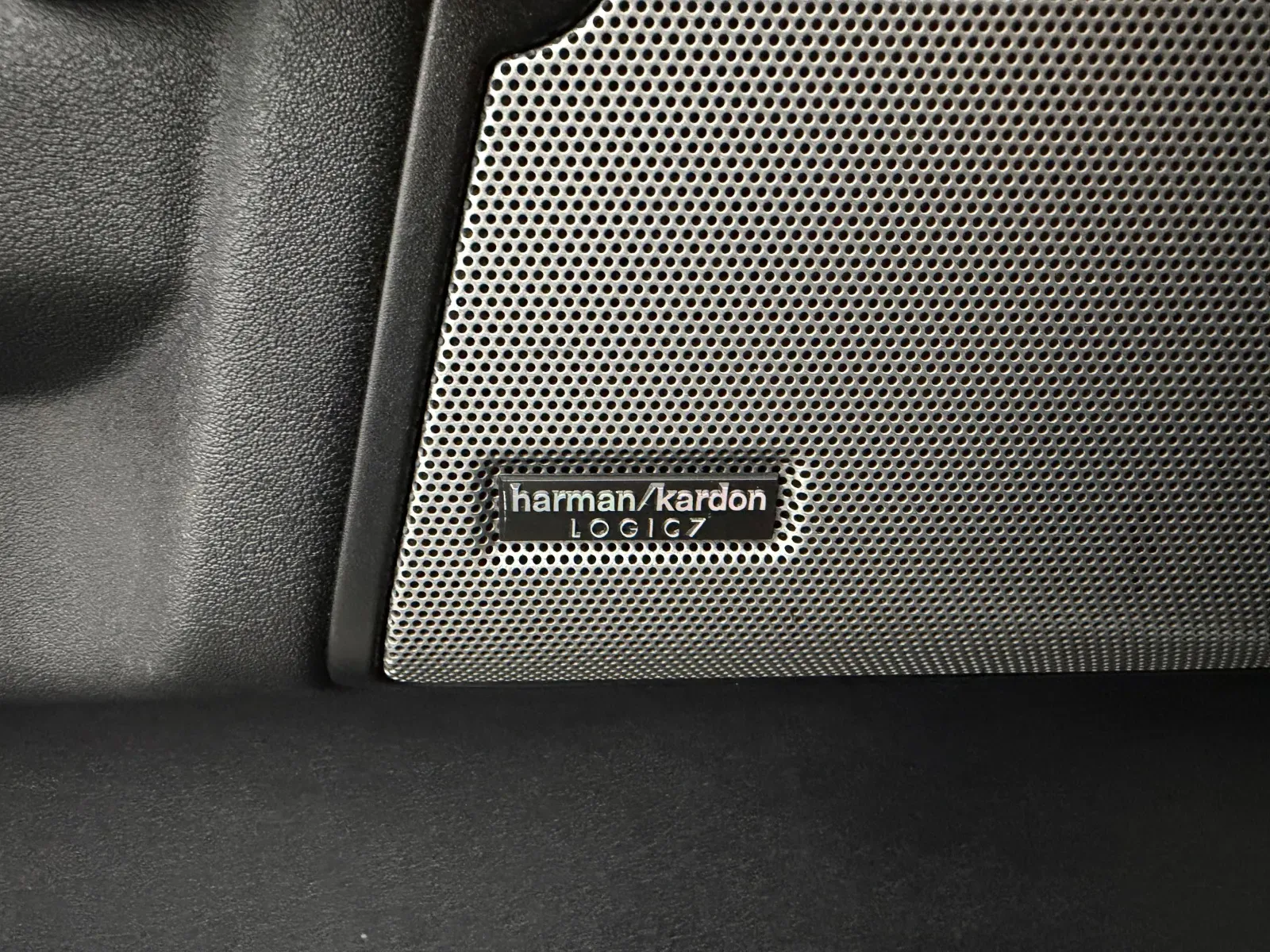 Land Rover LR4 photo 19
