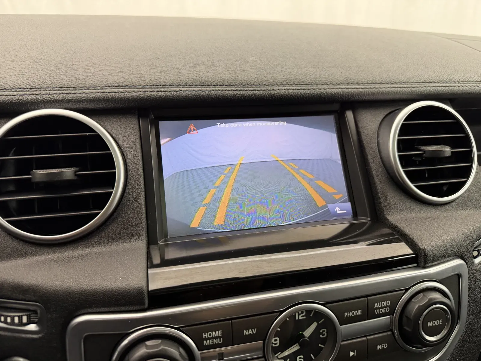 Land Rover LR4 photo 24