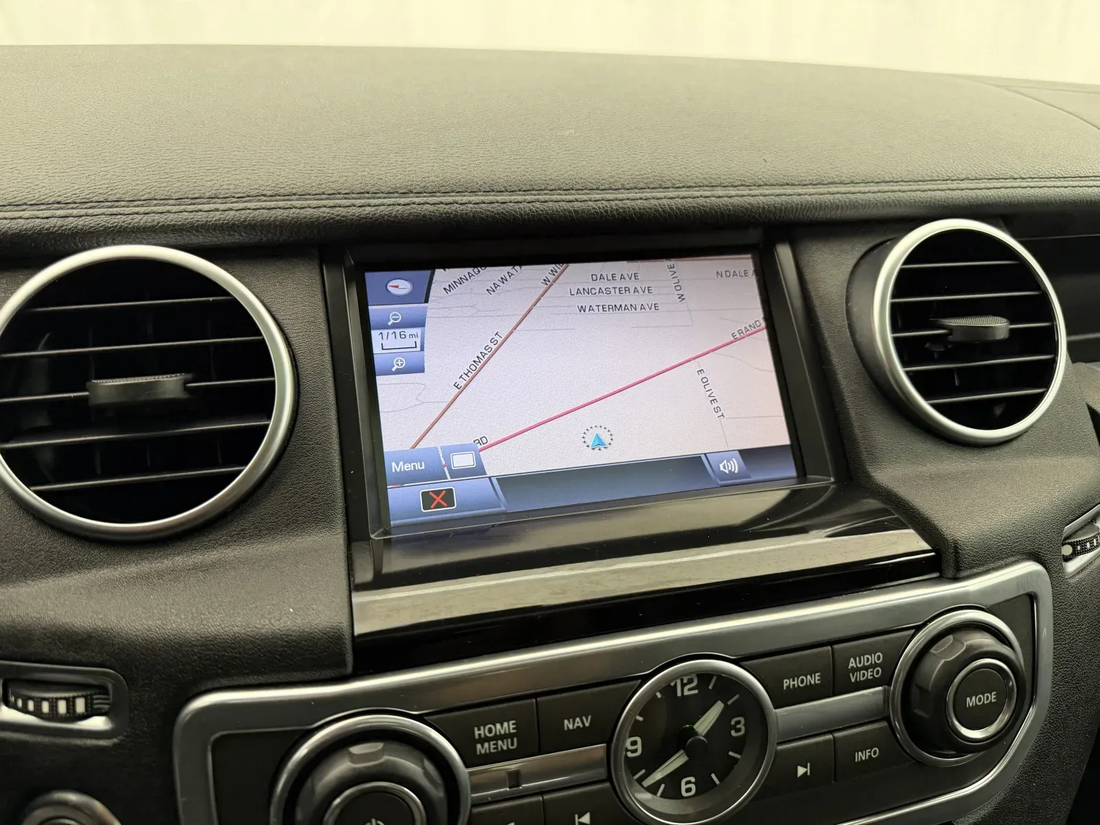 Land Rover LR4 photo 23