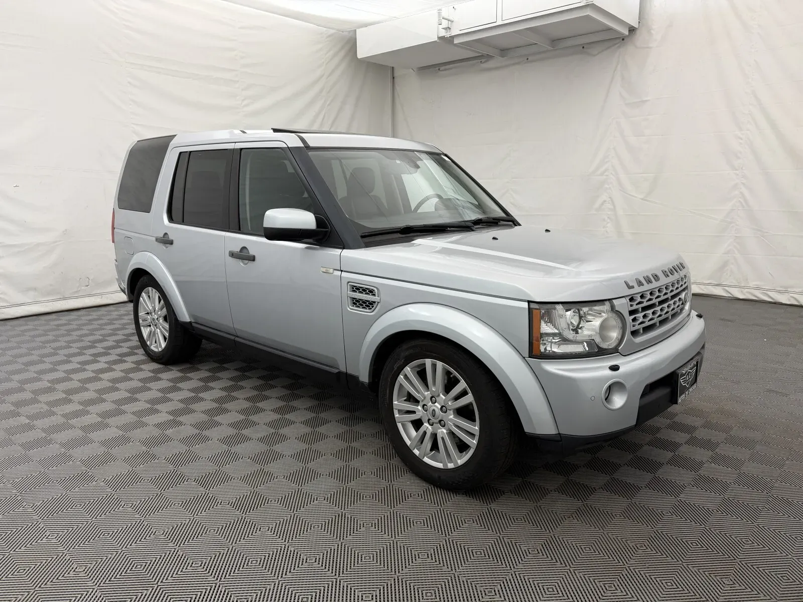 Land Rover LR4 photo 4