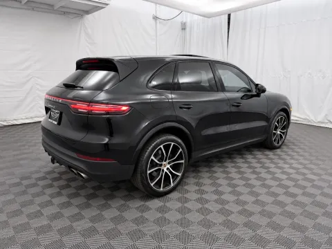 More photos of 2019 Porsche Cayenne S at Autos of Chicago, IL