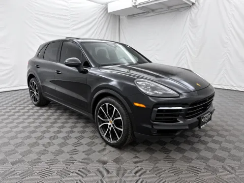 More photos of 2019 Porsche Cayenne S at Autos of Chicago, IL