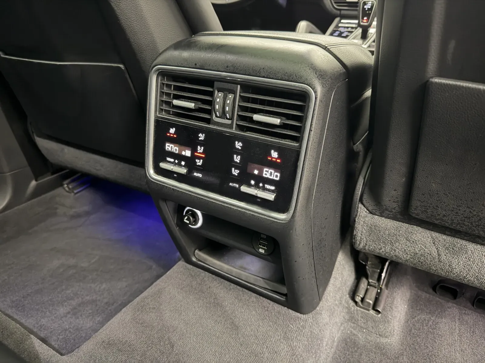 Porsche Cayenne photo 45