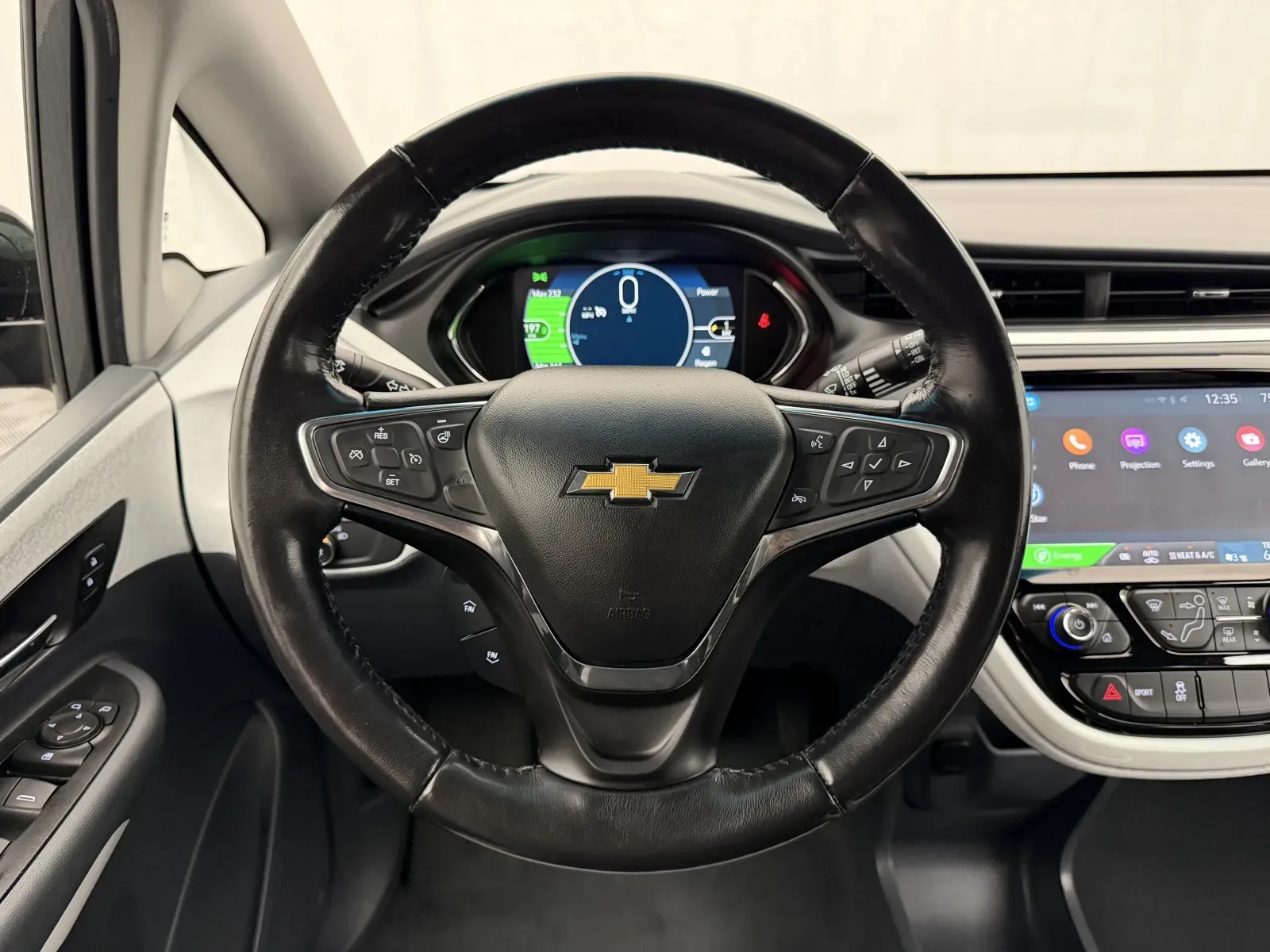 Chevrolet Bolt EV photo 11