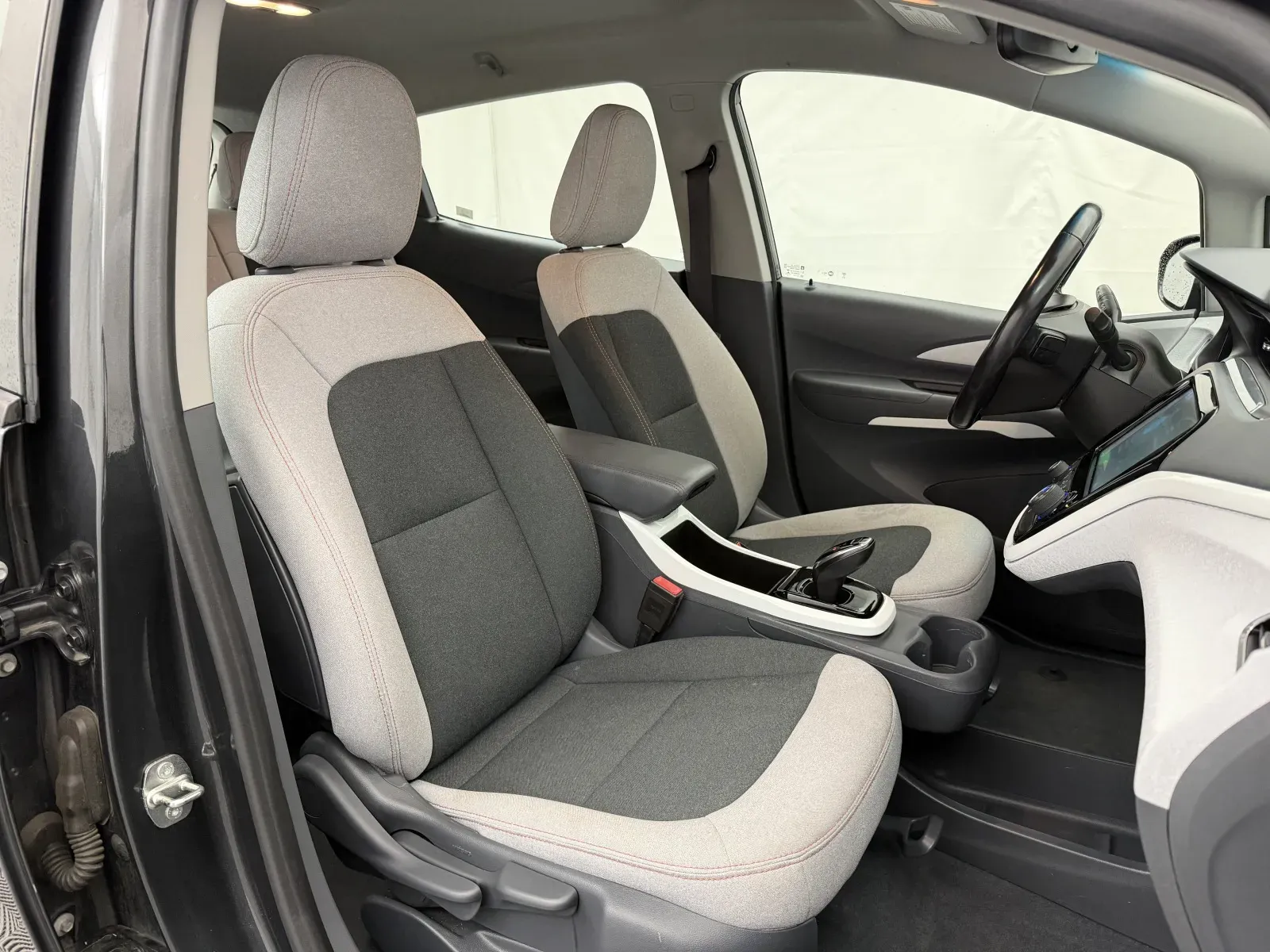 Chevrolet Bolt EV photo 26