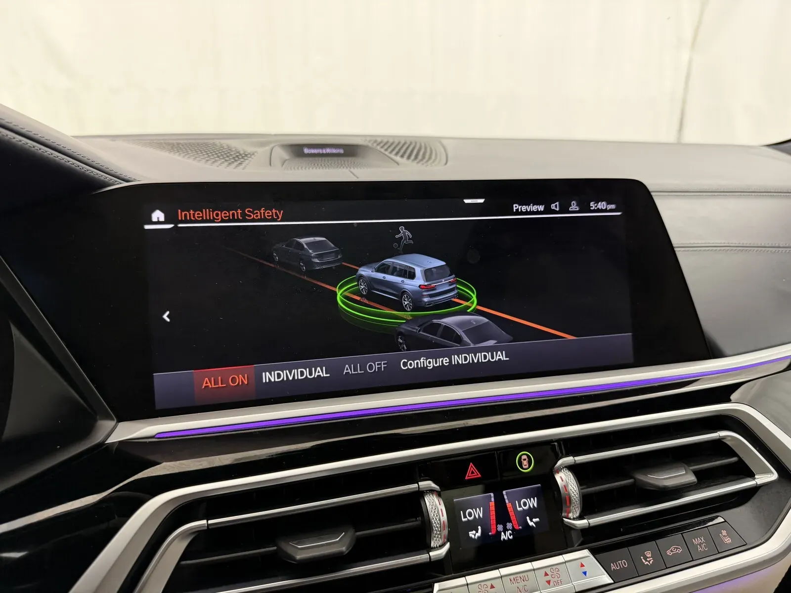 BMW X7 photo 32