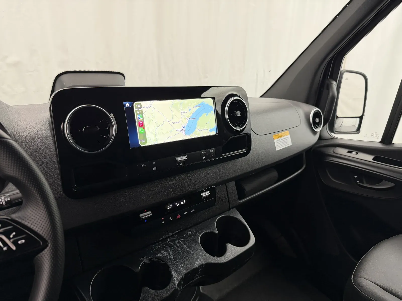 Mercedes-Benz Sprinter photo 20