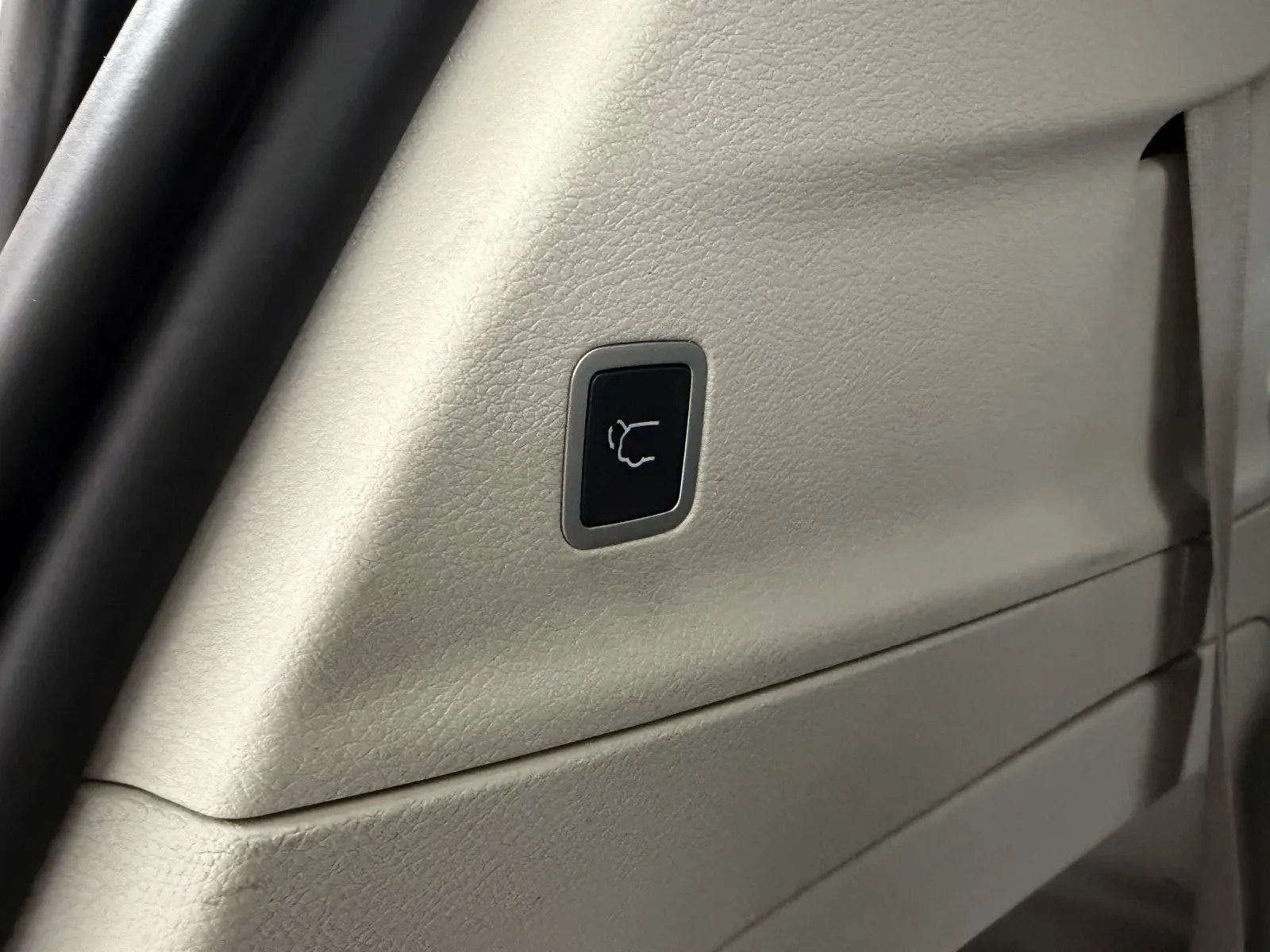 Chrysler Pacifica photo 28