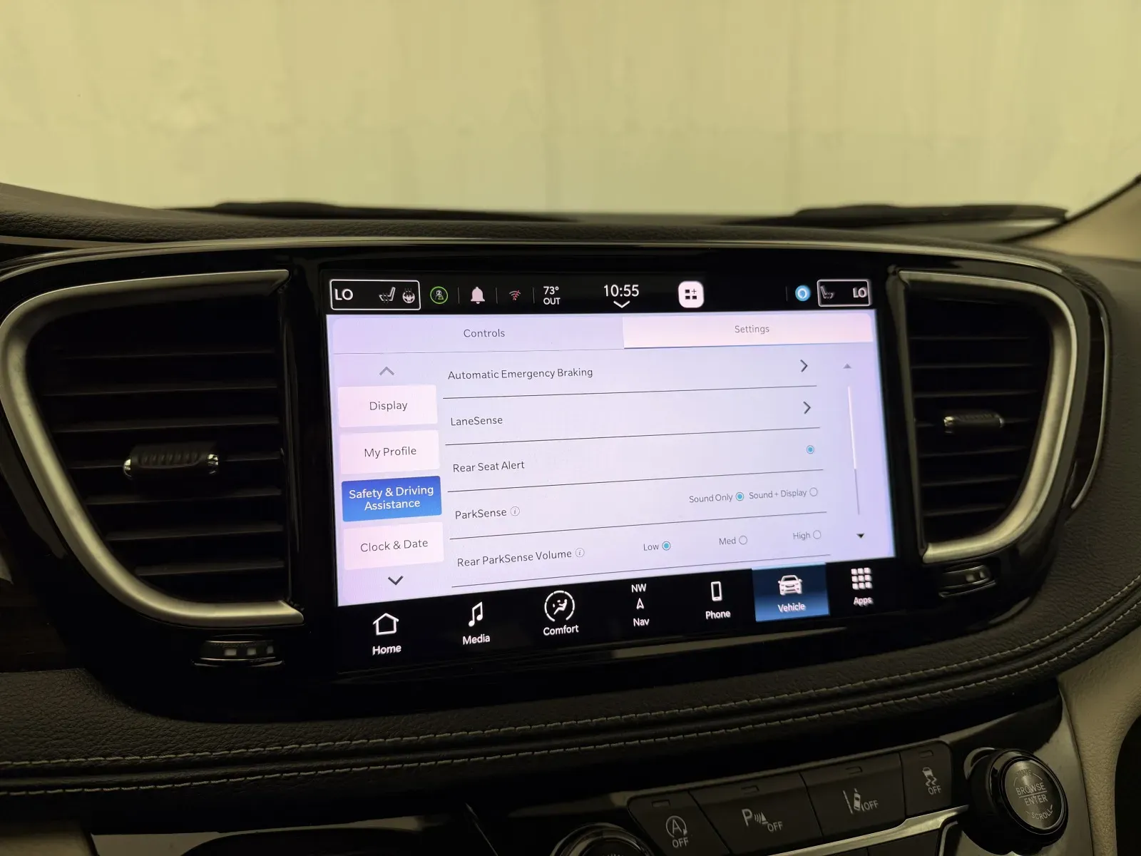 Chrysler Pacifica photo 19