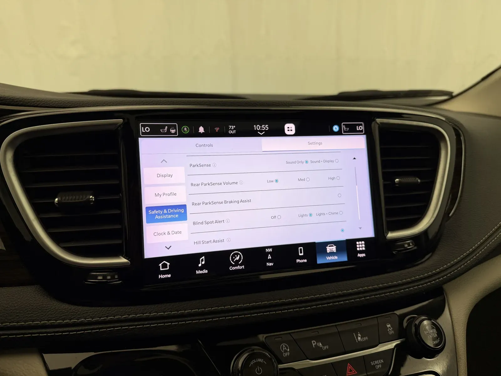 Chrysler Pacifica photo 20