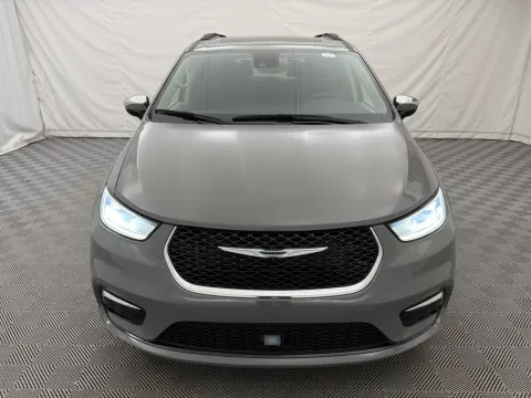 Another view of 2023 Chrysler Pacifica Limited for sale in Arlington Heights, IL at Autos of Chicago