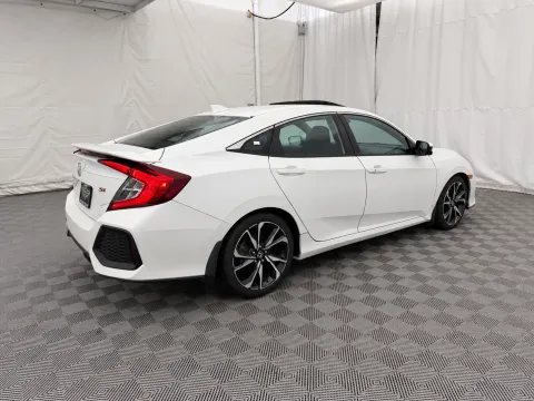 More photos of 2018 Honda Civic Si Sedan Si w/Summer Tires at Autos of Chicago, IL
