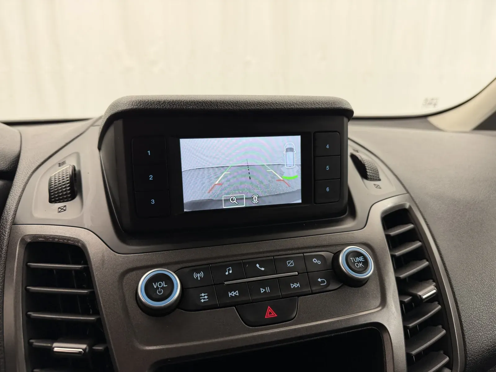 Ford Transit Connect photo 16