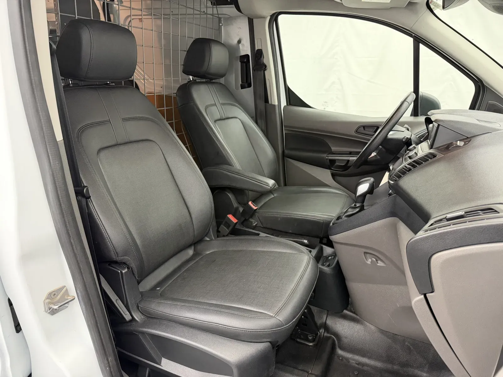 Ford Transit Connect photo 20