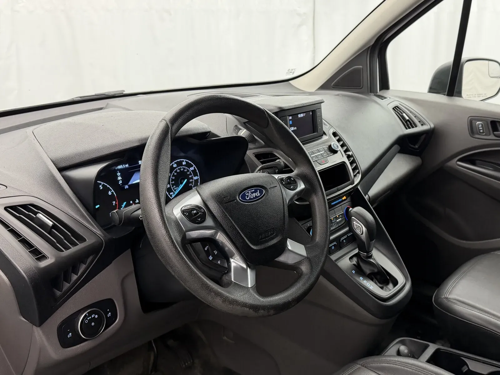 Ford Transit Connect photo 10
