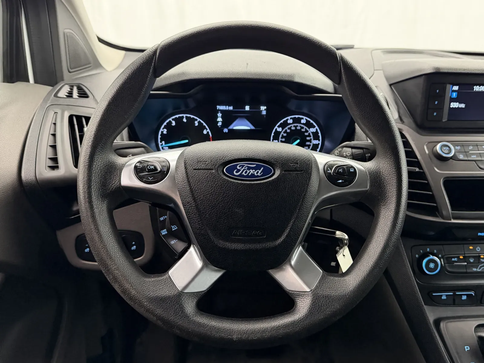 Ford Transit Connect photo 11