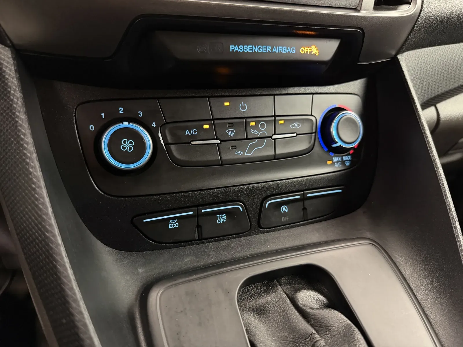 Ford Transit Connect photo 18
