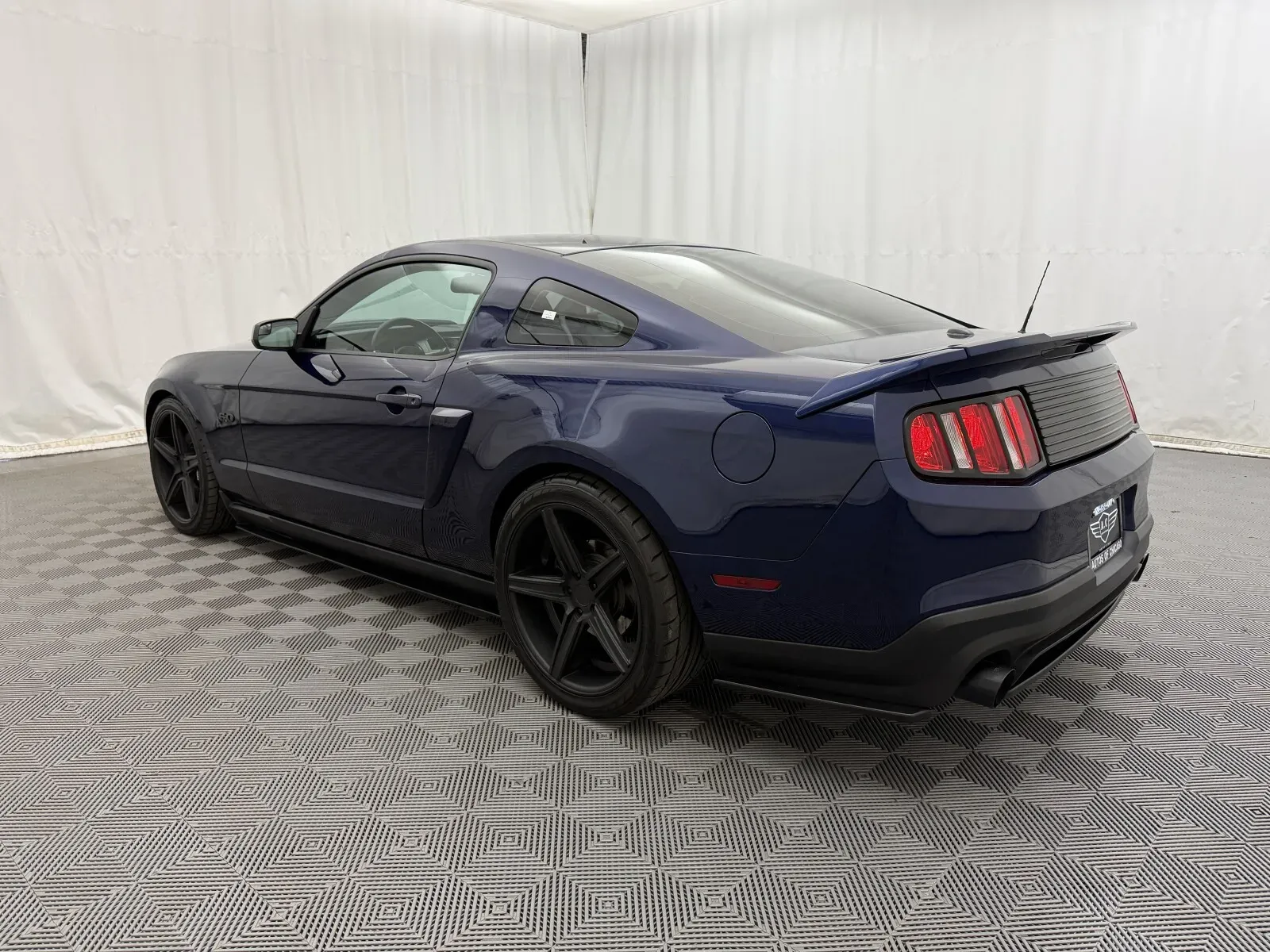 Ford Mustang photo 8