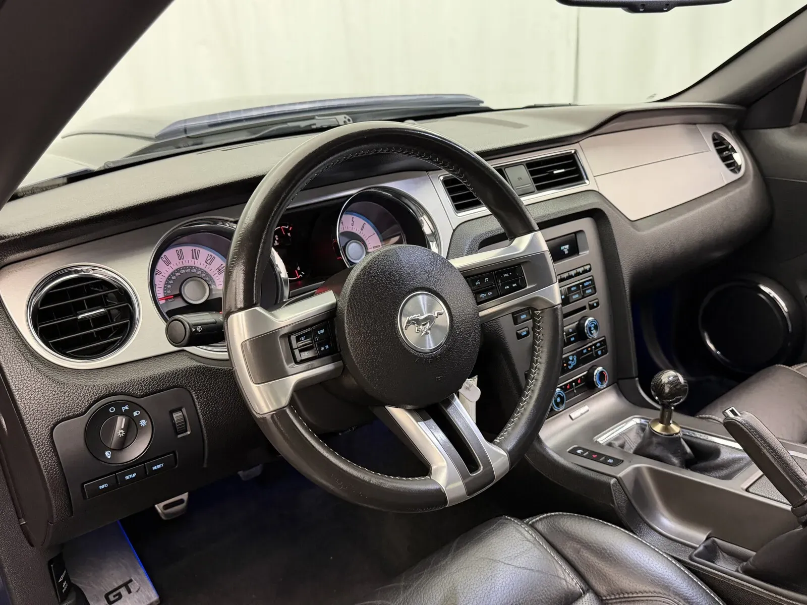 Ford Mustang photo 11