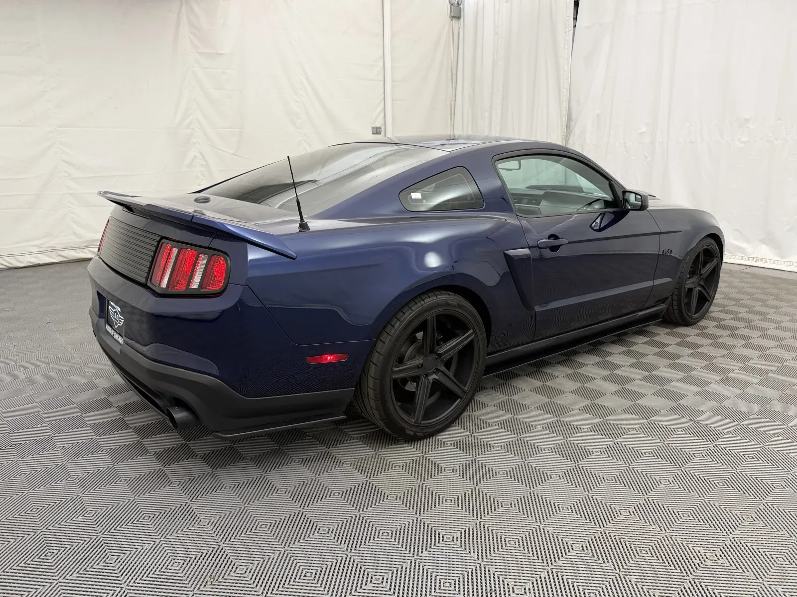 Ford Mustang photo 6
