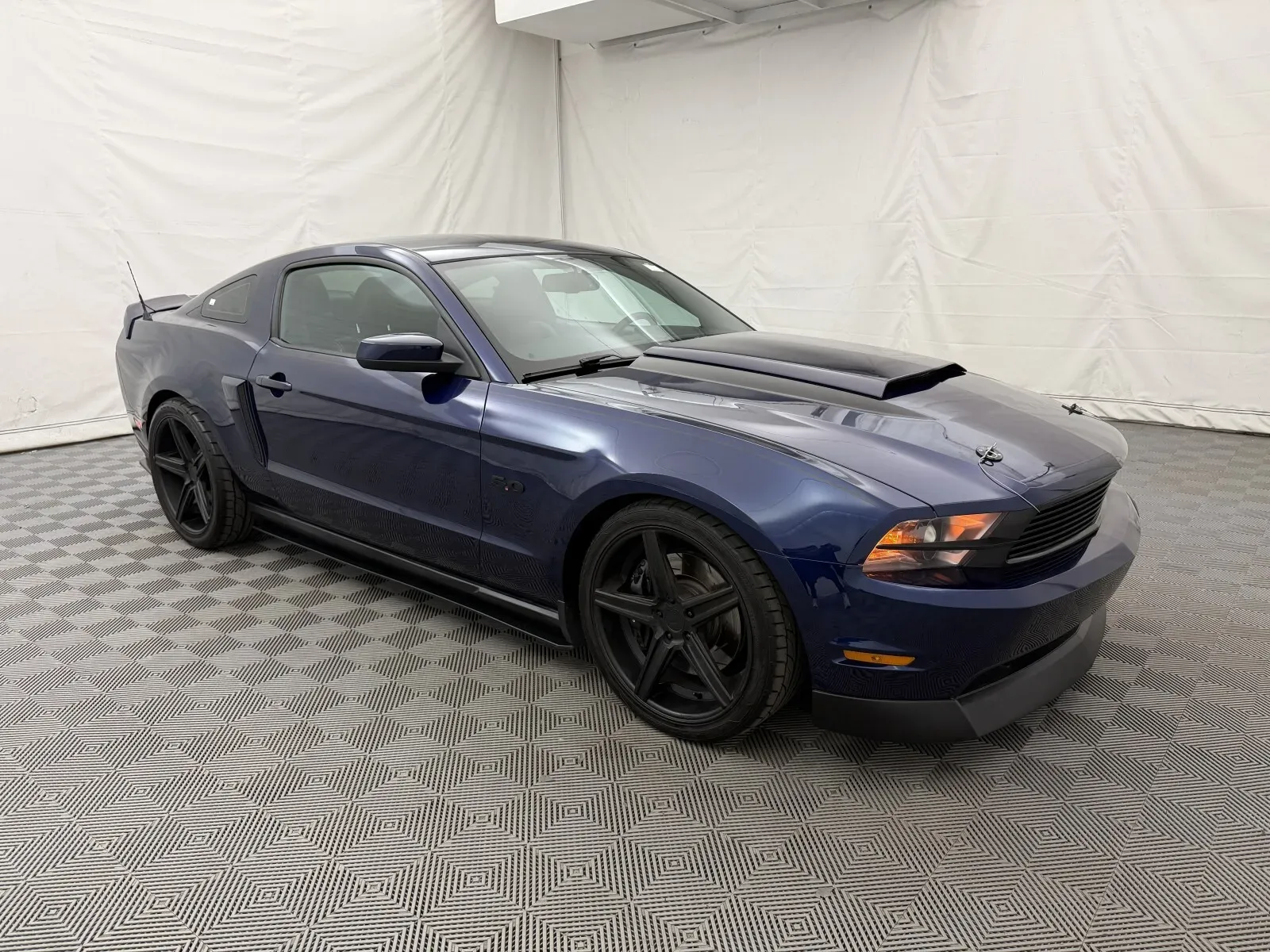 Ford Mustang photo 4