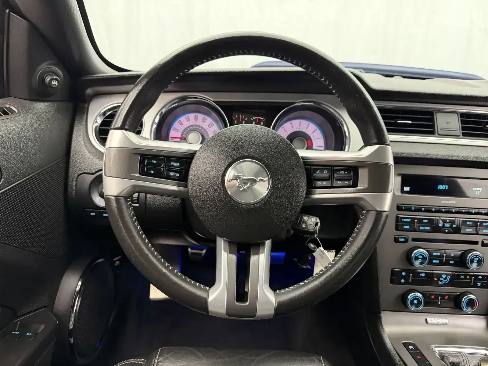 Ford Mustang photo 12