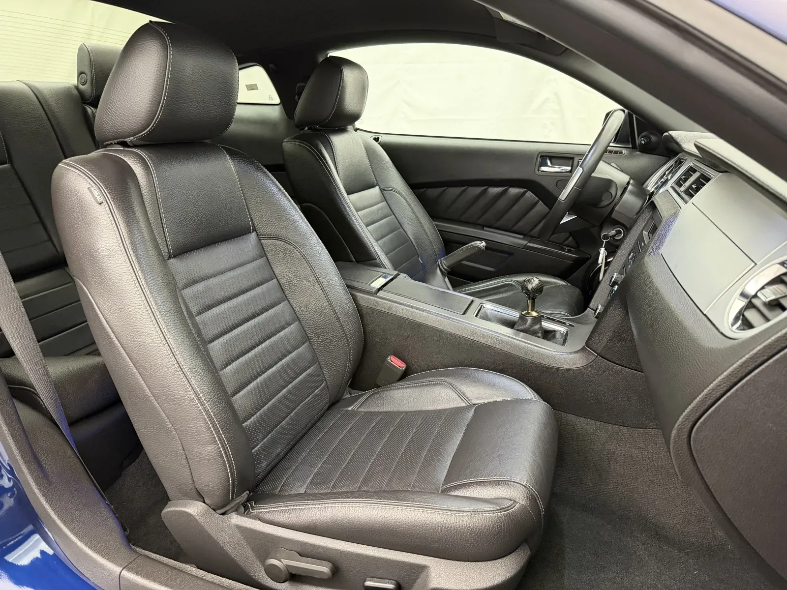 Ford Mustang photo 23