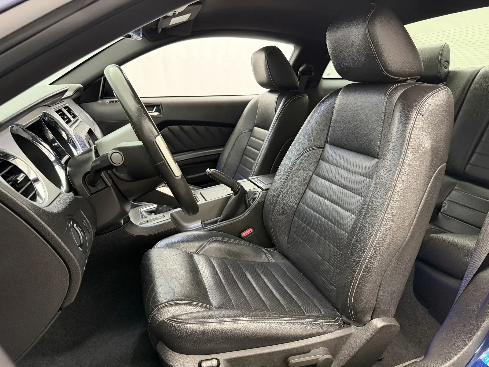 Ford Mustang photo 10