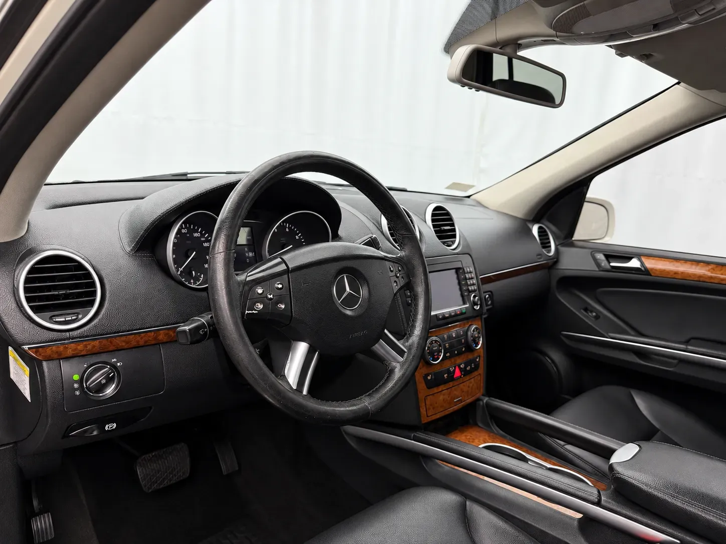Mercedes-Benz GL-Class photo 9