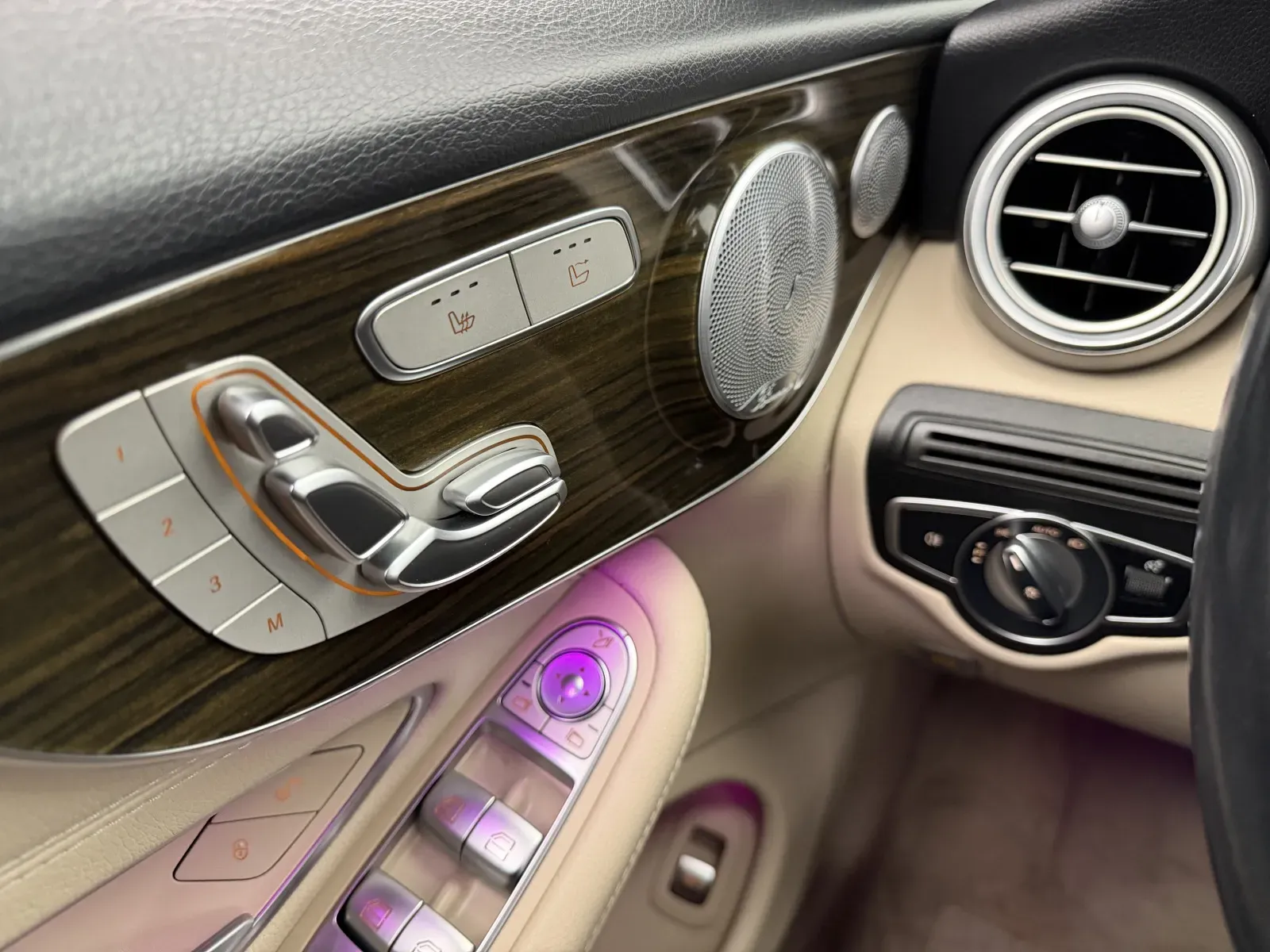 Mercedes-Benz C-Class photo 22